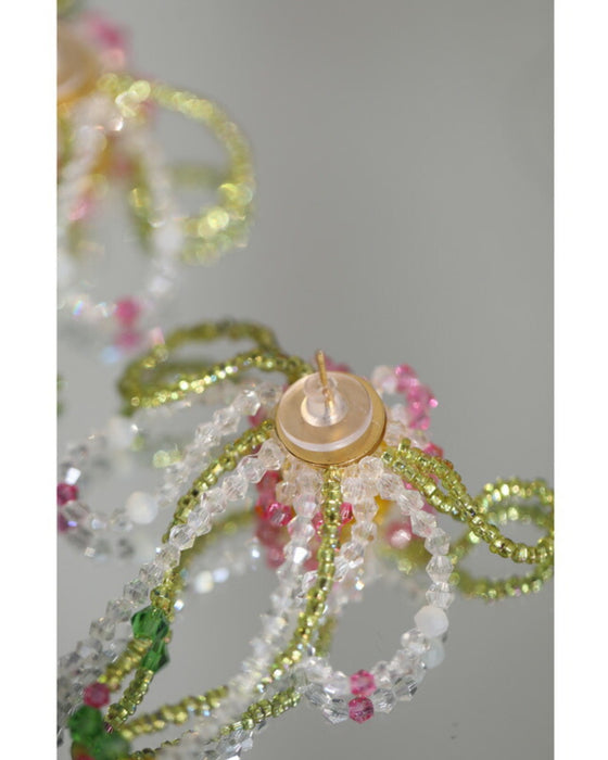 【 返品・交換不可 】光に煌めくお花のビーズリボンピアス