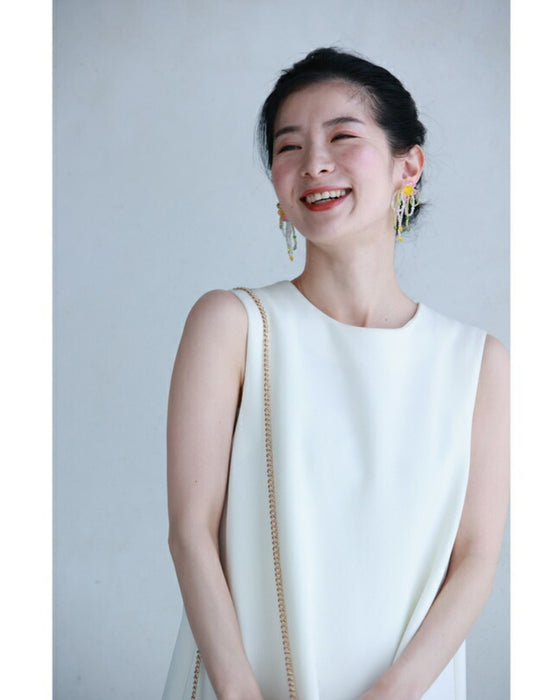 【 返品・交換不可 】光に煌めくお花のビーズリボンピアス