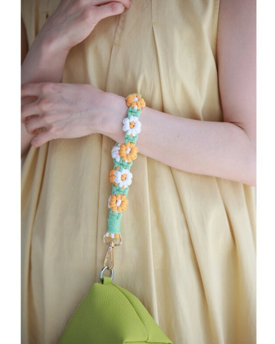 Braided flower short strap (with clear holder)