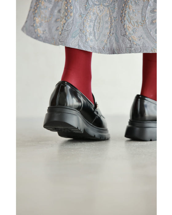 Classic loafers decorated with flower parts