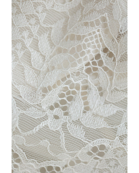 肩から流れるレースのふんわりポワン袖シャツトップス