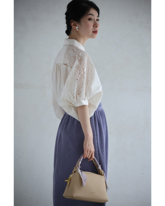 肩から流れるレースのふんわりポワン袖シャツトップス