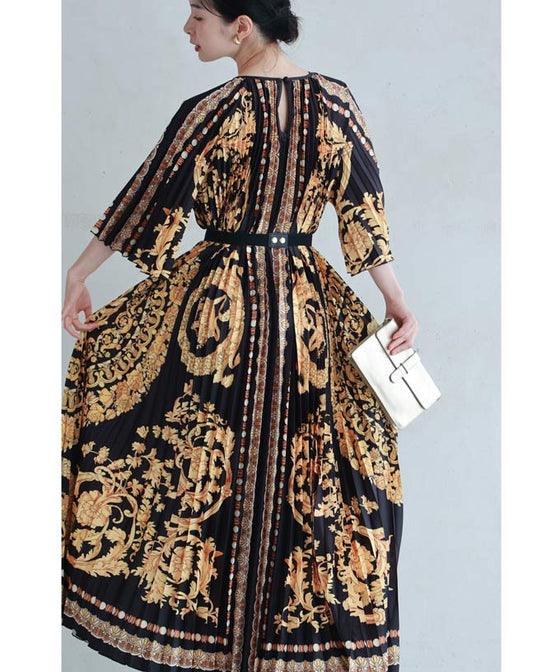 (ベルト付き)リュクスな世界が広がるスカーフ柄プリーツロングワンピース