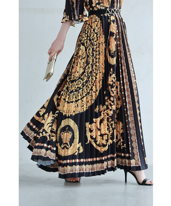 (ベルト付き)リュクスな世界が広がるスカーフ柄プリーツロングワンピース