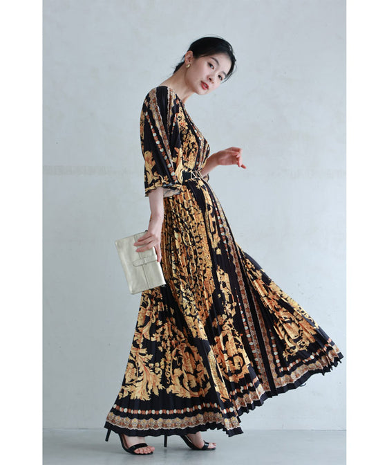 (ベルト付き)リュクスな世界が広がるスカーフ柄プリーツロングワンピース