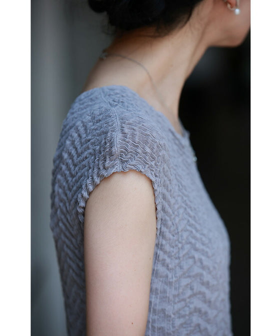 広がるボリュームスカートのウエスト切り替えミディアムワンピース