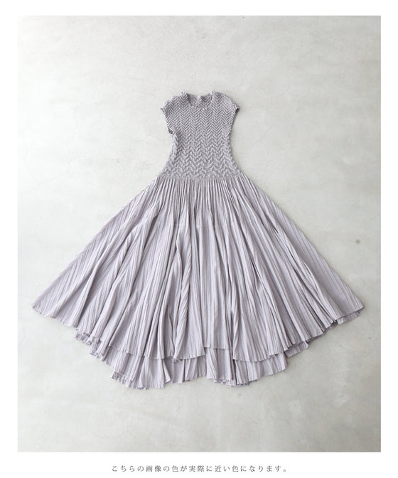 広がるボリュームスカートのウエスト切り替えミディアムワンピース