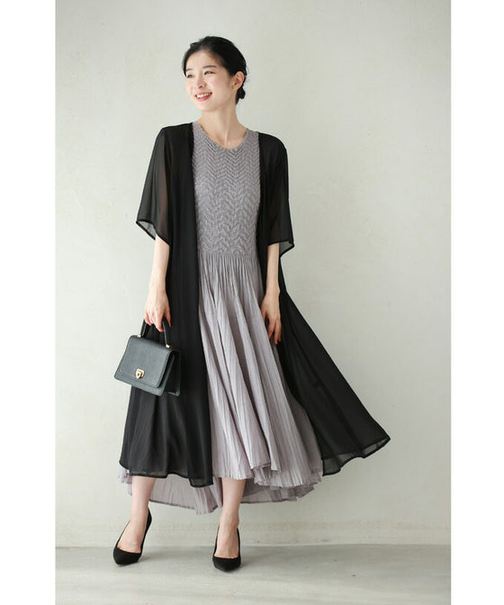 広がるボリュームスカートのウエスト切り替えミディアムワンピース