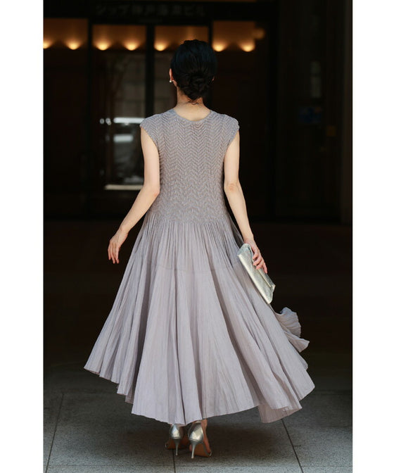 広がるボリュームスカートのウエスト切り替えミディアムワンピース