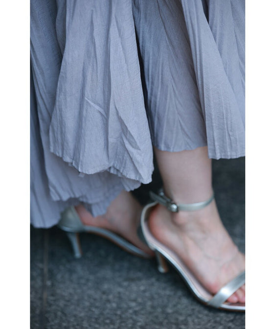 広がるボリュームスカートのウエスト切り替えミディアムワンピース