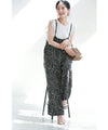 Surprisingly easy! Switch from summer to autumn with an eco-leather skirt