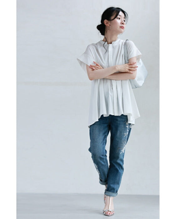 Denim pants with rhinestones and embroidered flowers