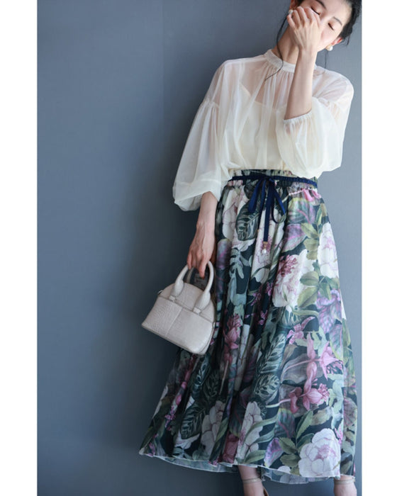 A skirt sketch that captures the graceful world of flowers