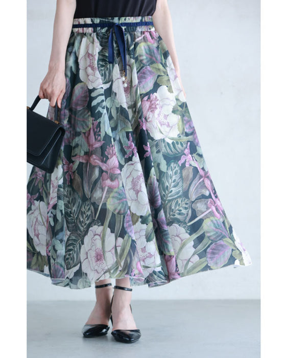 A skirt sketch that captures the graceful world of flowers