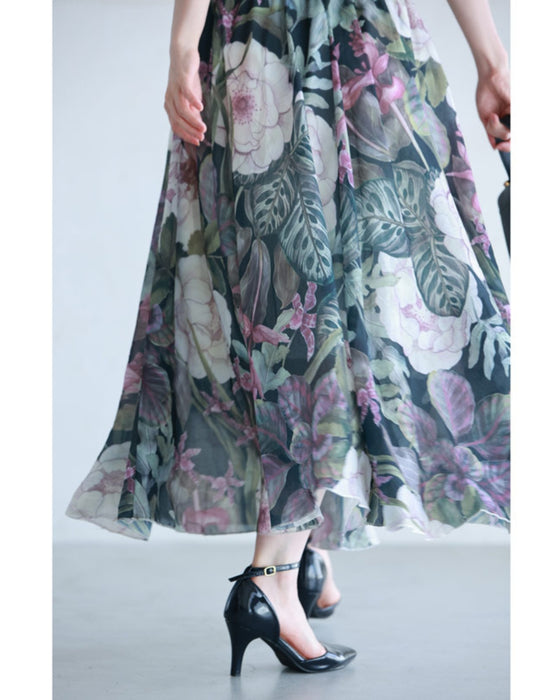 A skirt sketch that captures the graceful world of flowers