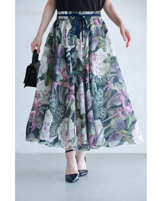 A skirt sketch that captures the graceful world of flowers