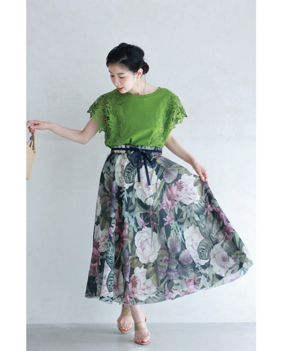 A skirt sketch that captures the graceful world of flowers