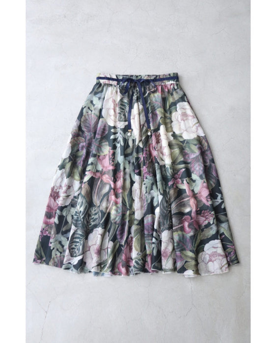 A skirt sketch that captures the graceful world of flowers
