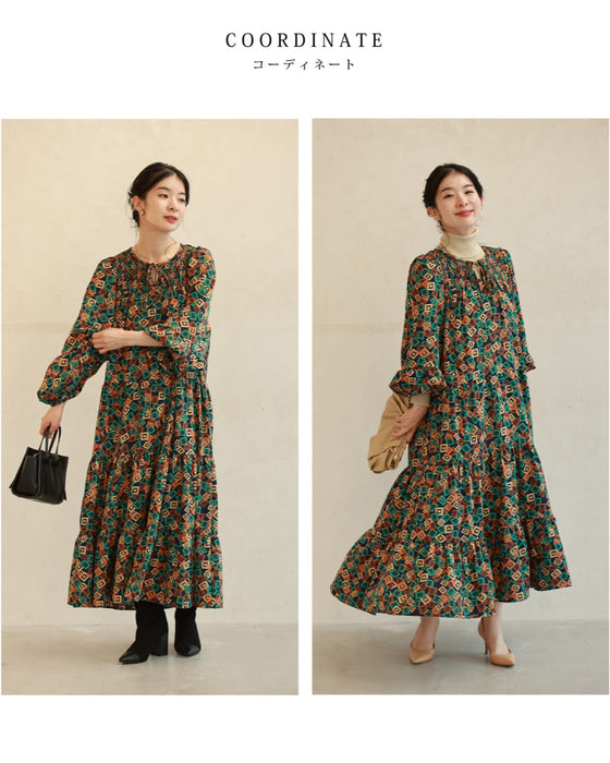 カラフルなキューブが舞うティアードミディアムワンピース(紐リボン付き)