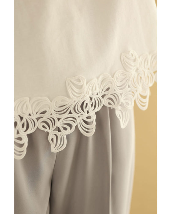 花開くようなシェルレースカットソートップス