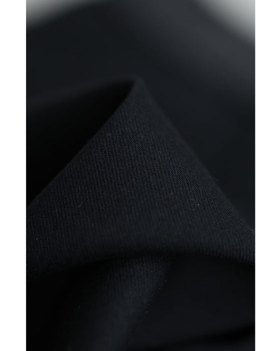 足元飾るリーフレースのストレッチパンツ