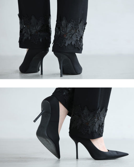 足元飾るリーフレースのストレッチパンツ