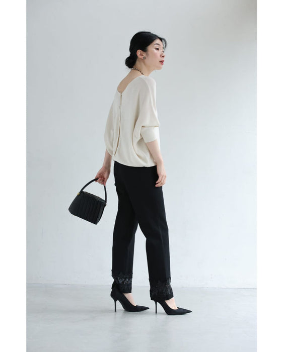 足元飾るリーフレースのストレッチパンツ