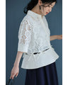 優美なレースのウエストカッティングデザインシャツ