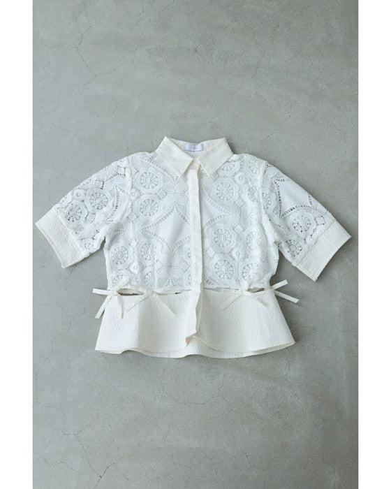 優美なレースのウエストカッティングデザインシャツ