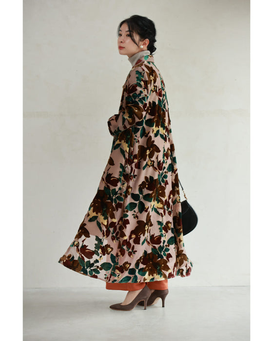 Medium-length shirt dress with velour-like flowers
