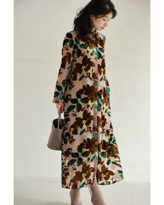Medium-length shirt dress with velour-like flowers