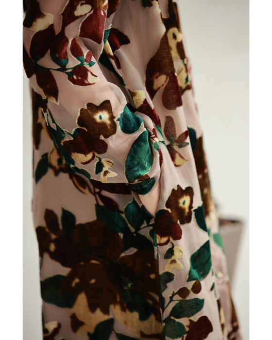 Medium-length shirt dress with velour-like flowers