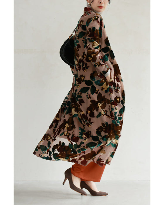 Medium-length shirt dress with velour-like flowers