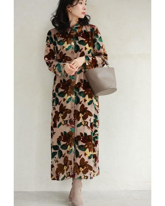 Medium-length shirt dress with velour-like flowers