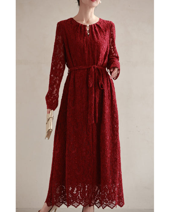 ベロア調の花浮かぶ総レースロングワンピース(ベルト付き)