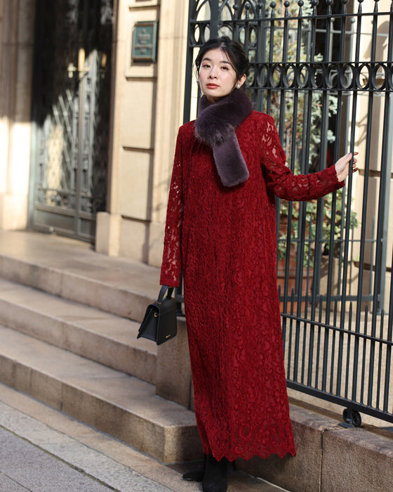 ベロア調の花浮かぶ総レースロングワンピース(ベルト付き)