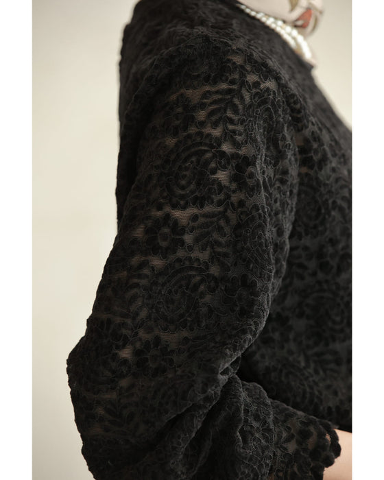 Paisley patterned velour-like cut-and-sew top