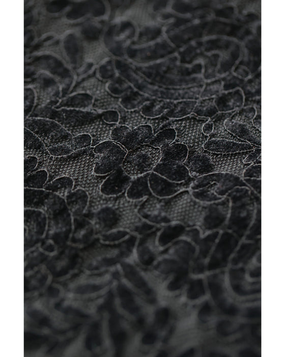 Paisley patterned velour-like cut-and-sew top