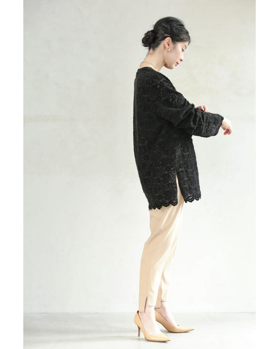 Paisley patterned velour-like cut-and-sew top