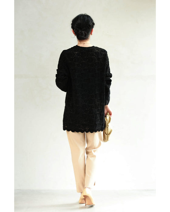 Paisley patterned velour-like cut-and-sew top