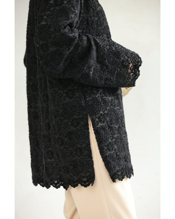 Paisley patterned velour-like cut-and-sew top