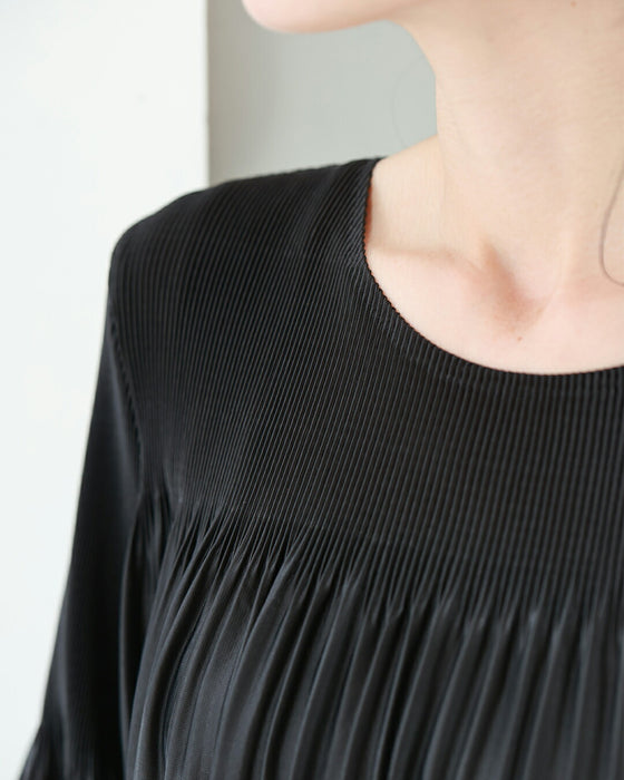 ひらひらサークルフリルのフレアブラウストップス