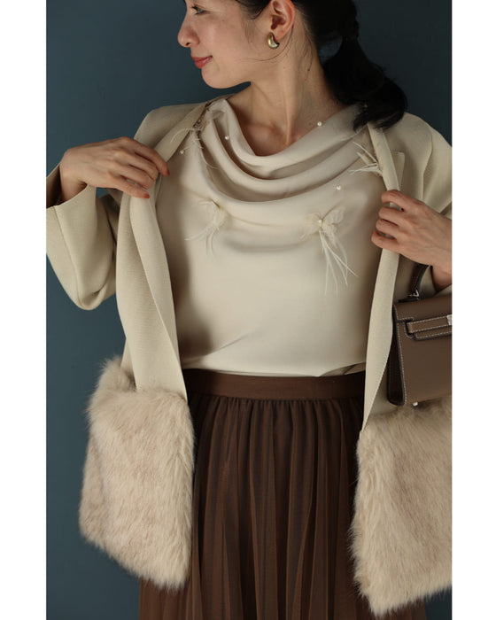 蝶々舞うデコルテドレープブラウストップス