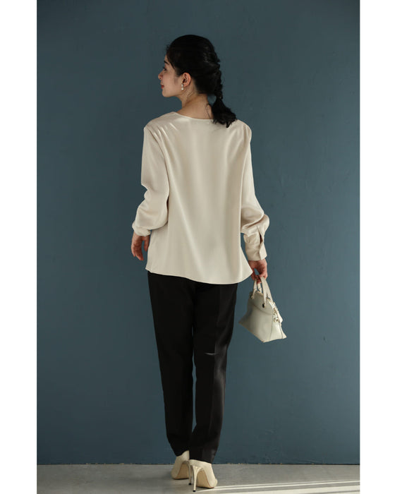 蝶々舞うデコルテドレープブラウストップス