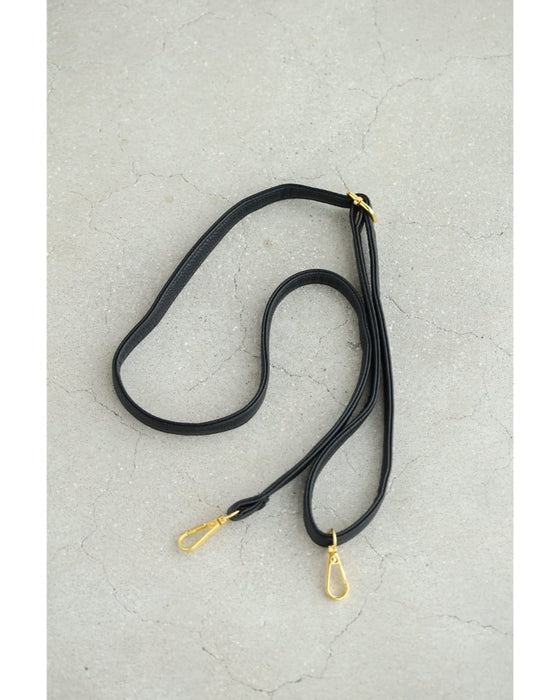 重なりプリーツデザインのショルダーバッグ（スカーフ付き）