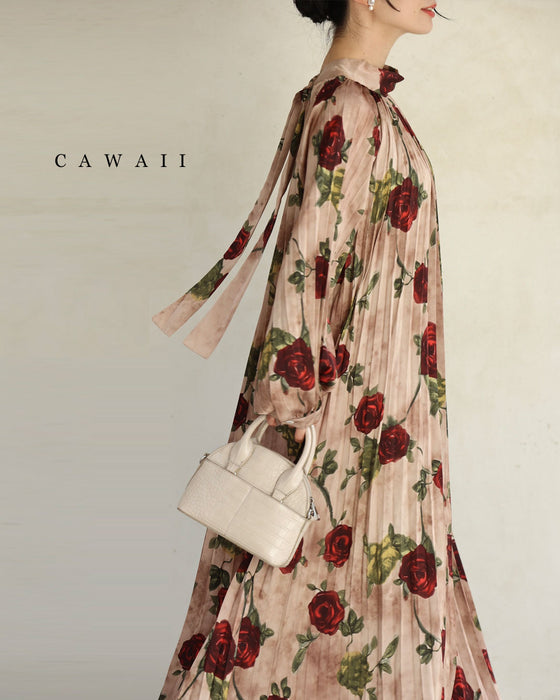気品ある薔薇のプリーツロングワンピース(紐ベルト付き)