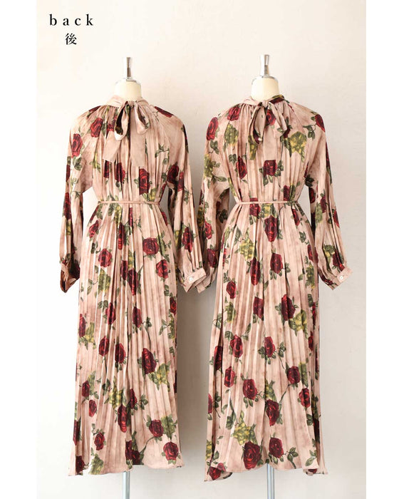 気品ある薔薇のプリーツロングワンピース(紐ベルト付き)