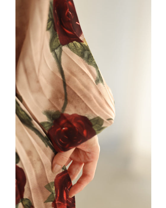 気品ある薔薇のプリーツロングワンピース(紐ベルト付き)