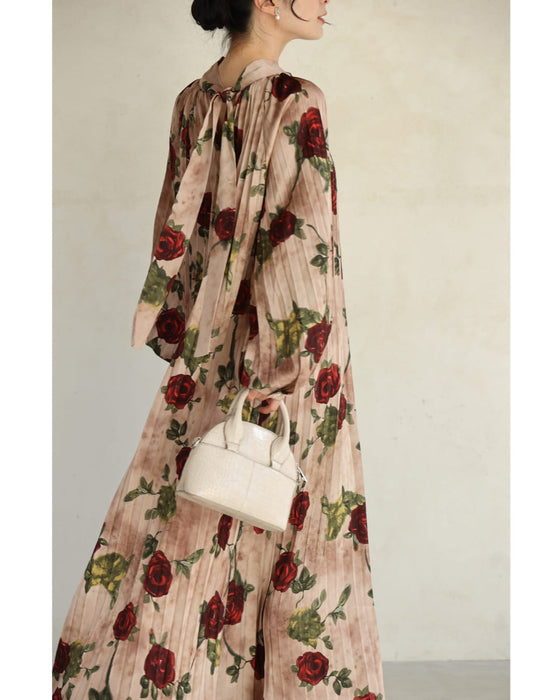 気品ある薔薇のプリーツロングワンピース(紐ベルト付き)