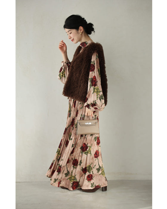 気品ある薔薇のプリーツロングワンピース(紐ベルト付き)